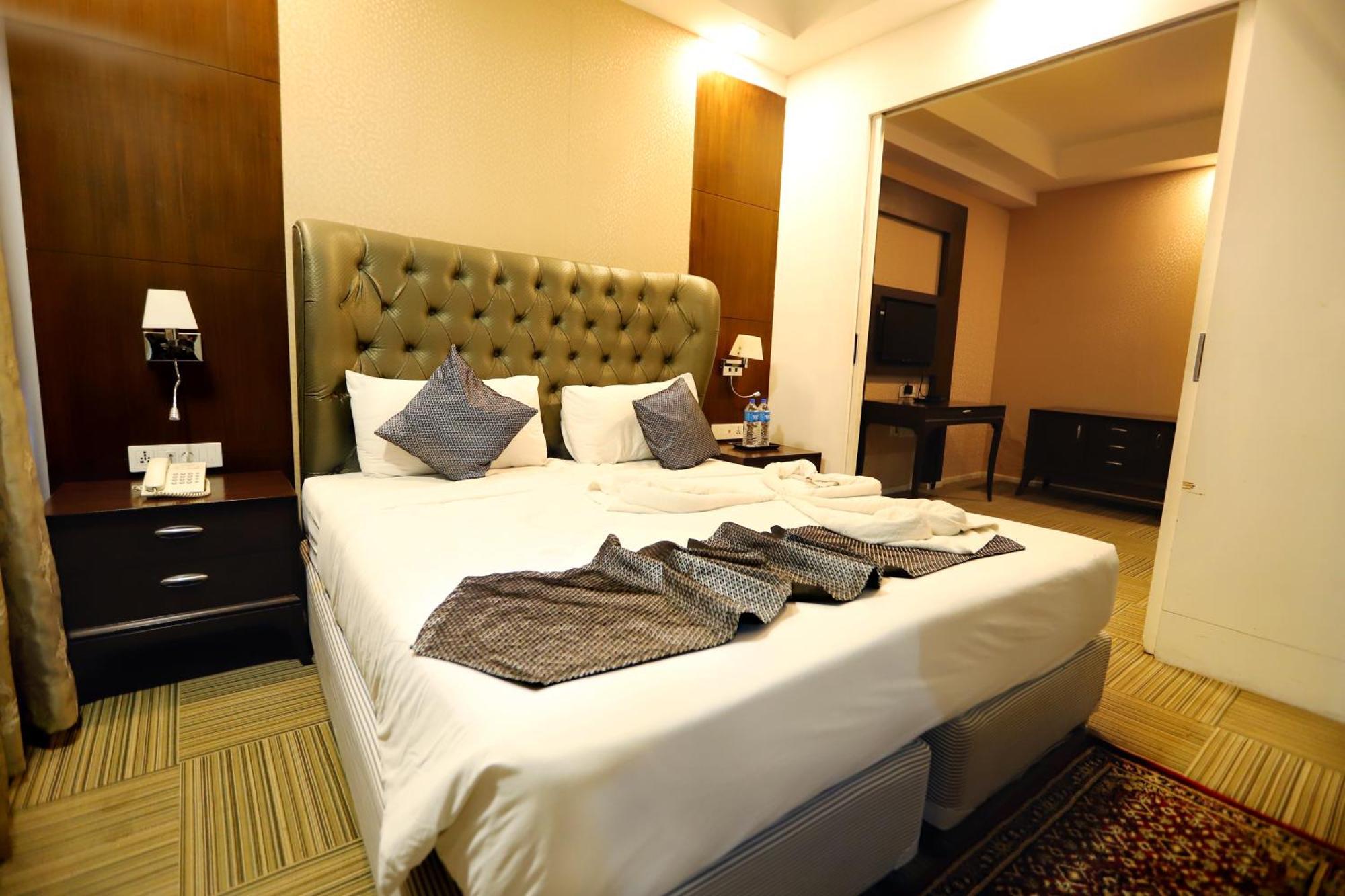 Jalsa Hotel & Banquets,Indore Exterior foto